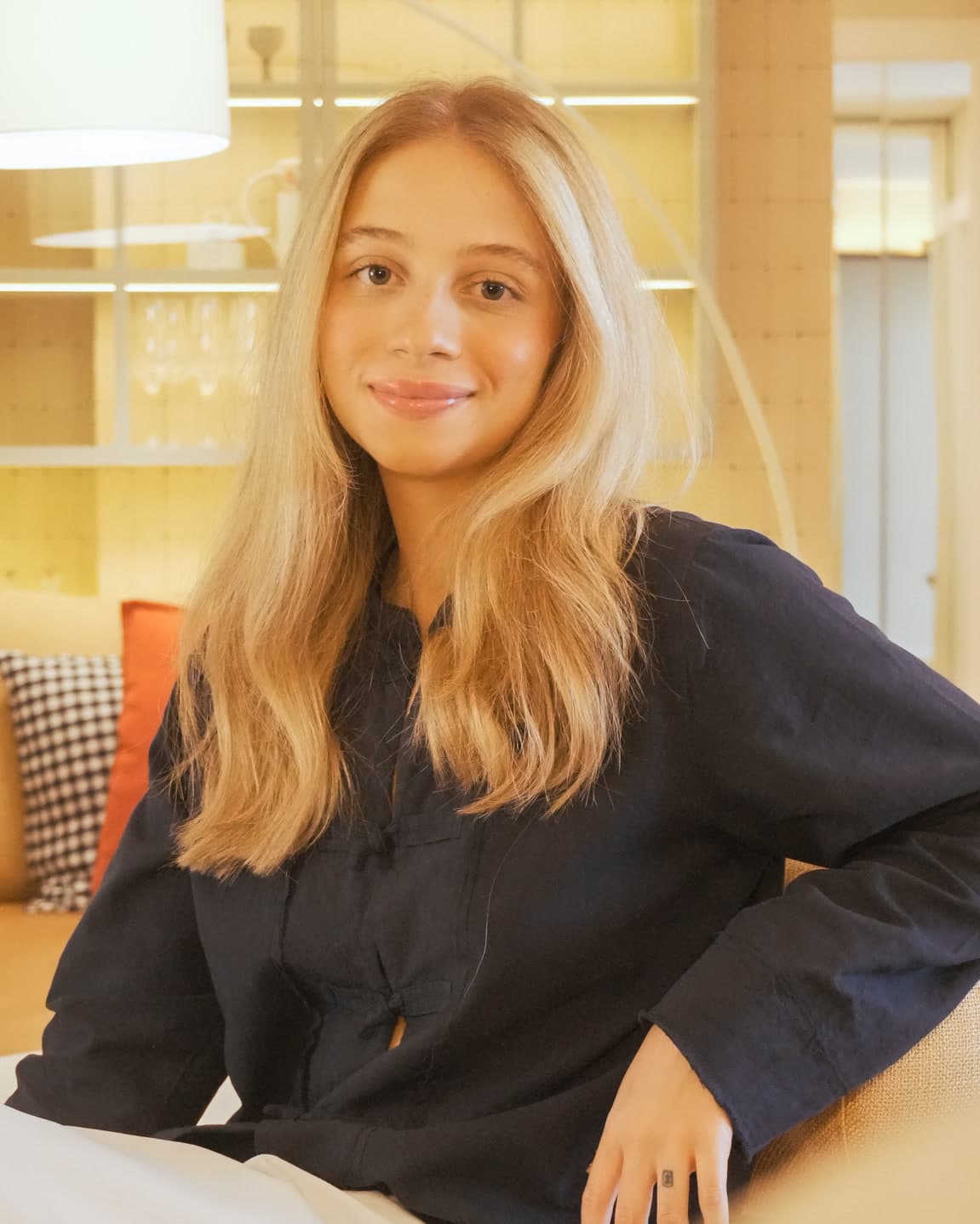 Maria Augusta Silva Borgert, Client relations